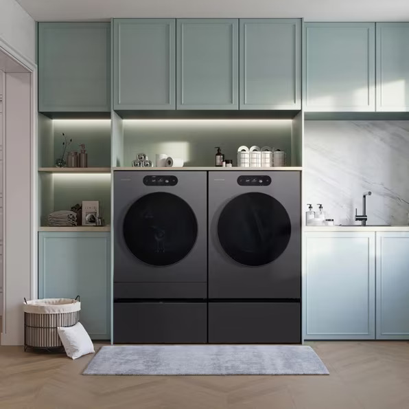 LG SIGNATURE 5.8 cu. ft. Mega Capacity Smart Front Load Washer with Built-In Intelligence, TurboWash® 360°, ezDispense® and Touch LCD Control